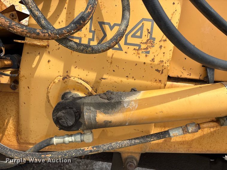 image for item FK1401 1993 Case 480F MFWD tractor