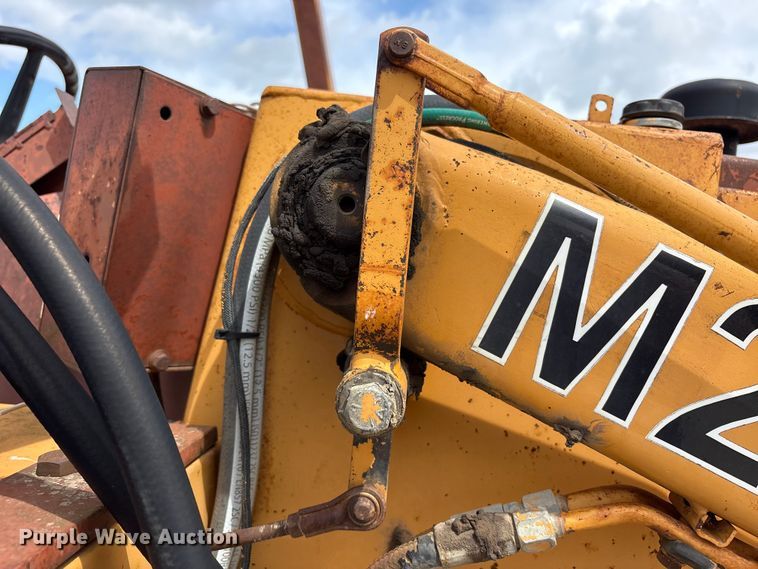 image for item FK1401 1993 Case 480F MFWD tractor