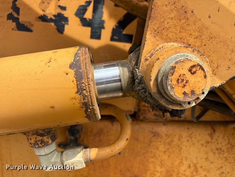 image for item FK1401 1993 Case 480F MFWD tractor