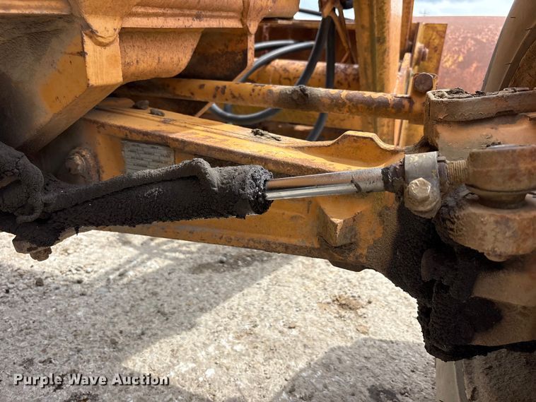 image for item FK1401 1993 Case 480F MFWD tractor