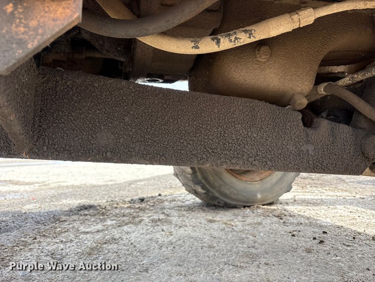 image for item FK1401 1993 Case 480F MFWD tractor