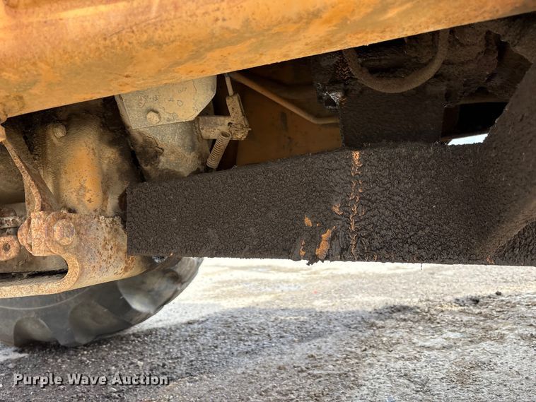 image for item FK1401 1993 Case 480F MFWD tractor