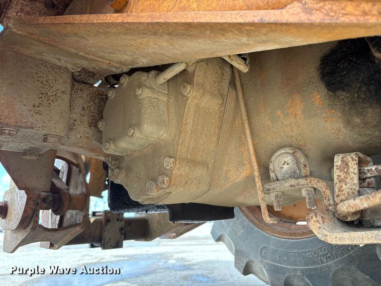 image for item FK1401 1993 Case 480F MFWD tractor