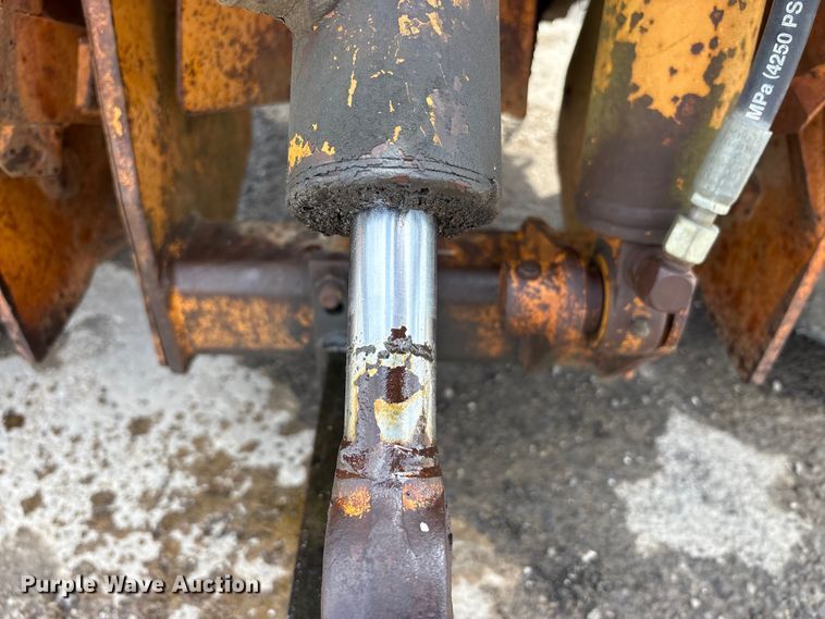 image for item FK1401 1993 Case 480F MFWD tractor