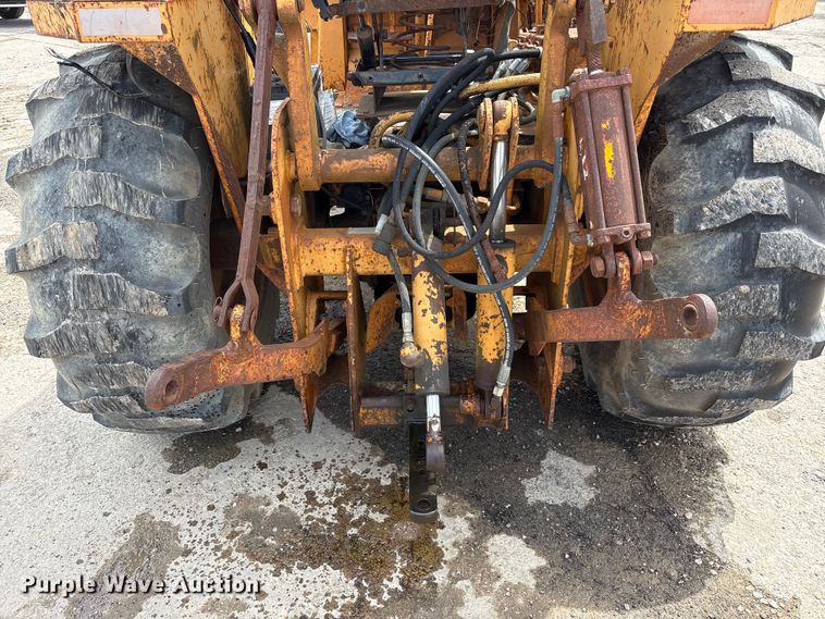 image for item FK1401 1993 Case 480F MFWD tractor