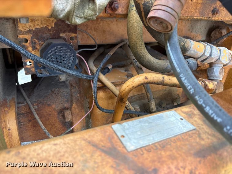 image for item FK1401 1993 Case 480F MFWD tractor