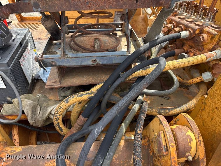 image for item FK1401 1993 Case 480F MFWD tractor