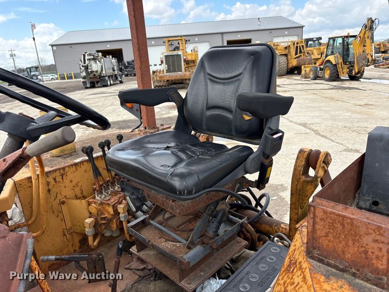 image for item FK1401 1993 Case 480F MFWD tractor