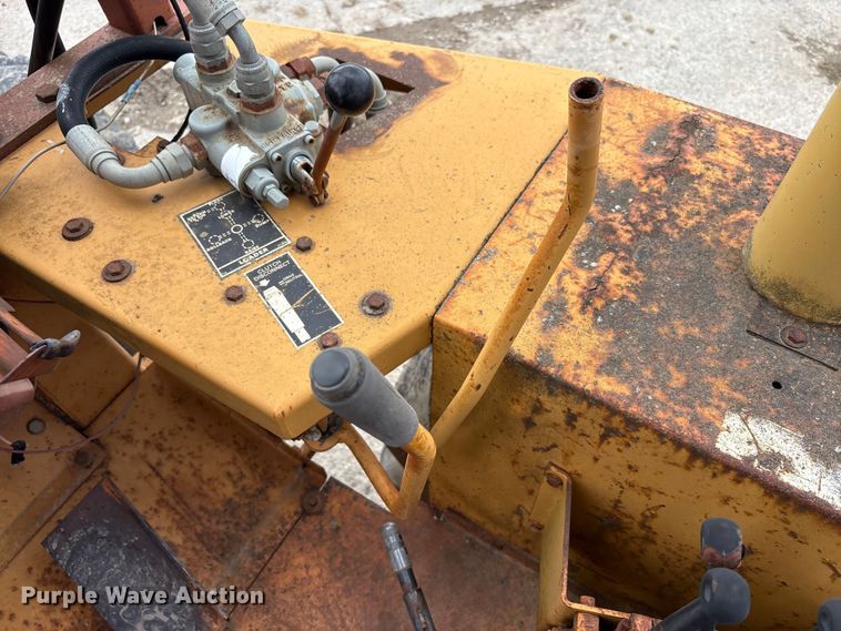 image for item FK1401 1993 Case 480F MFWD tractor