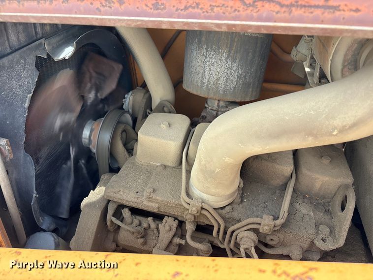 image for item FK1401 1993 Case 480F MFWD tractor