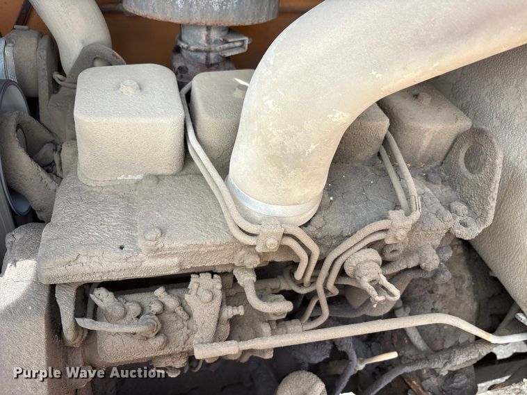 image for item FK1401 1993 Case 480F MFWD tractor