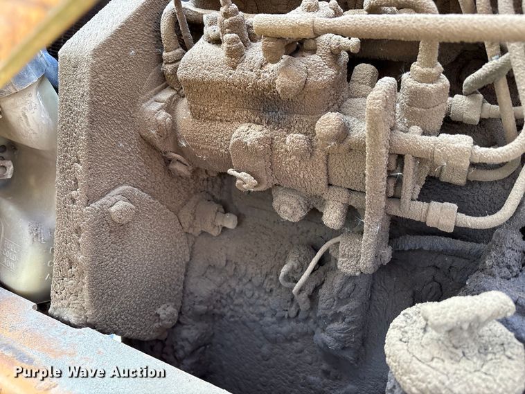 image for item FK1401 1993 Case 480F MFWD tractor