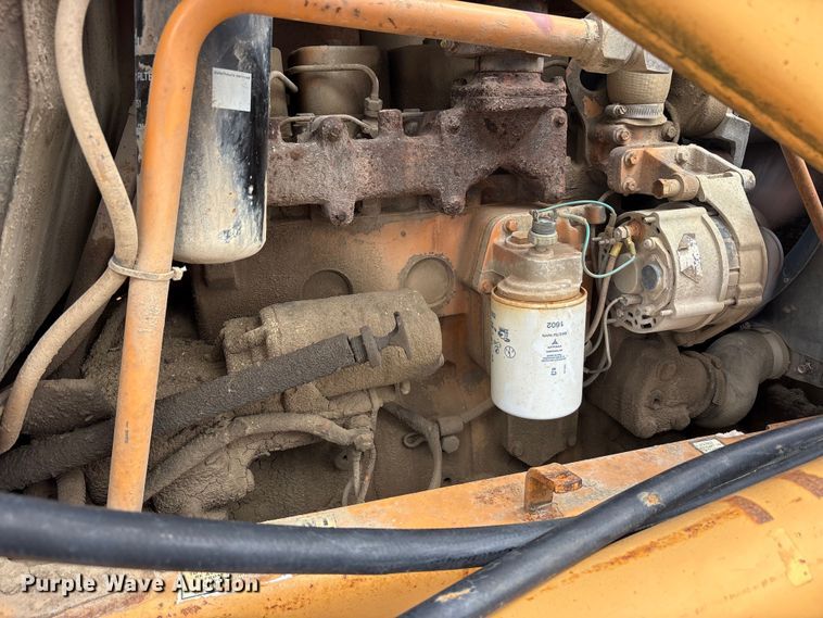 image for item FK1401 1993 Case 480F MFWD tractor