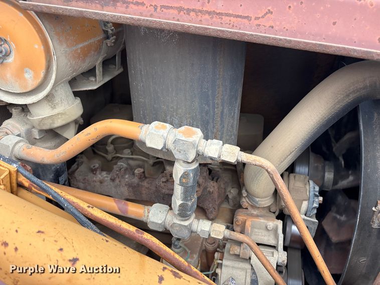 image for item FK1401 1993 Case 480F MFWD tractor