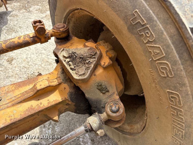 image for item FK1401 1993 Case 480F MFWD tractor