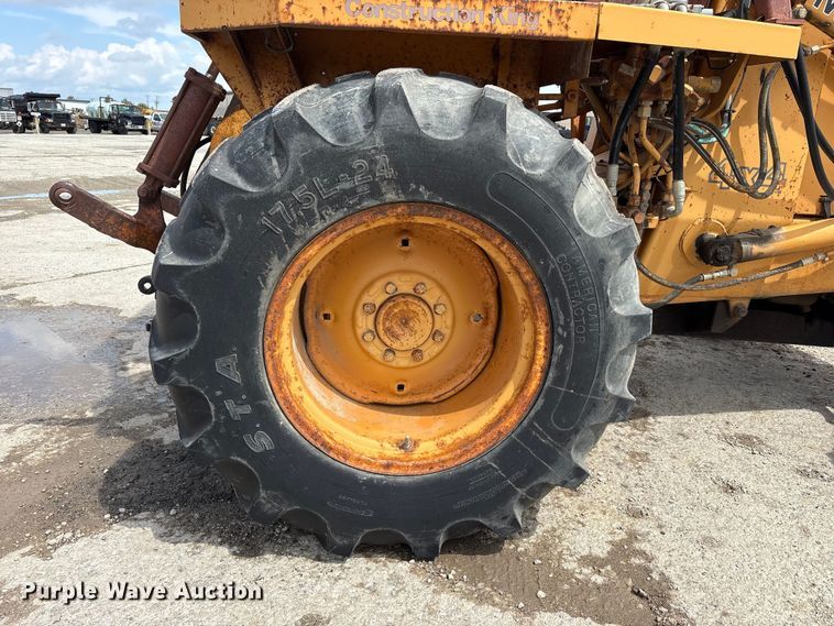 image for item FK1401 1993 Case 480F MFWD tractor