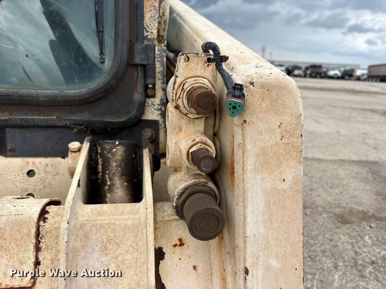 image for item FK1406 Bobcat T110 tracked skid steer loader