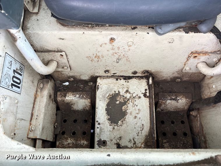 image for item FK1406 Bobcat T110 tracked skid steer loader