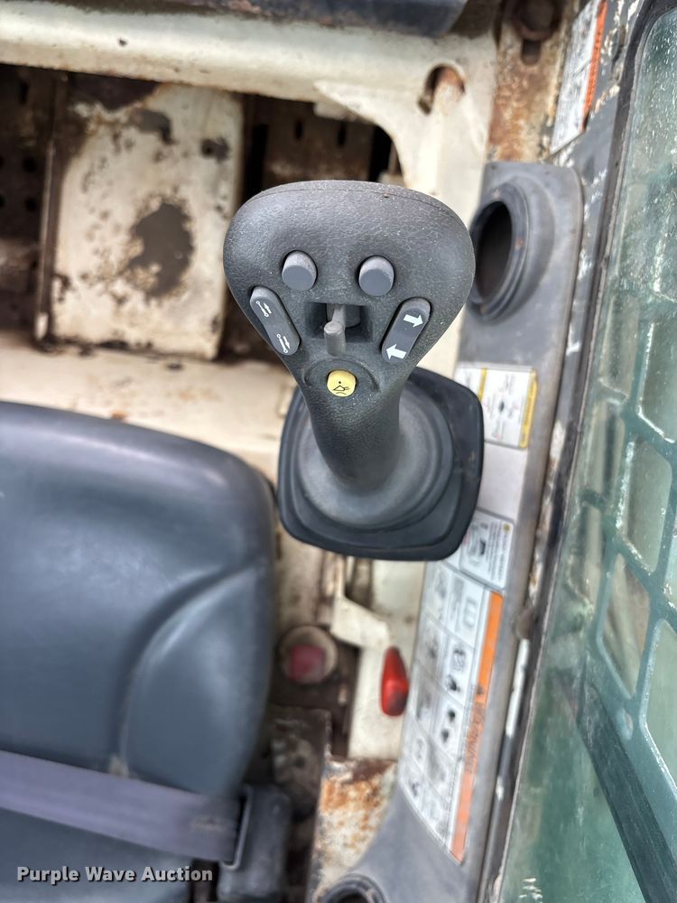 image for item FK1406 Bobcat T110 tracked skid steer loader