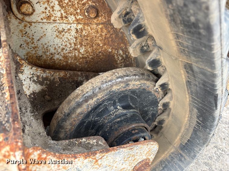 image for item FK1406 Bobcat T110 tracked skid steer loader