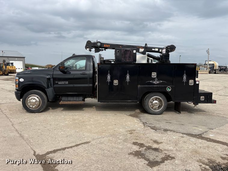 image for item FK1408 2019 Chevrolet Silverado Medium Duty utility / service truck