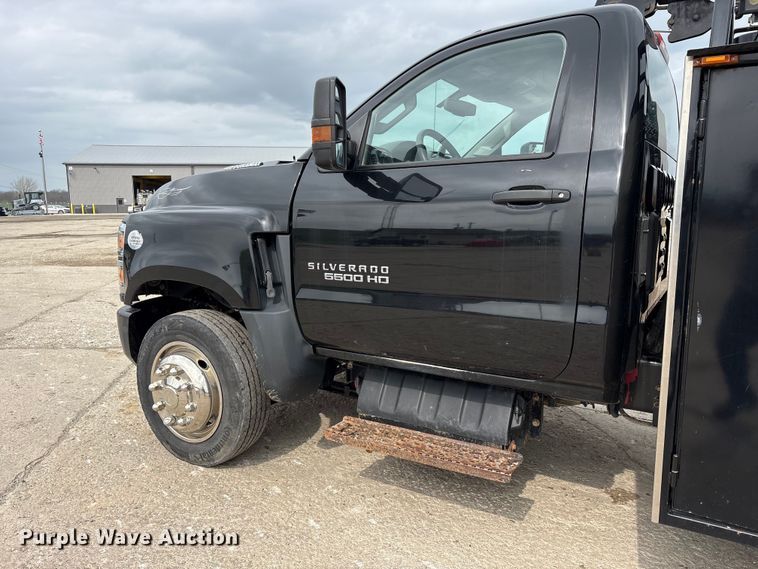 image for item FK1408 2019 Chevrolet Silverado Medium Duty utility / service truck