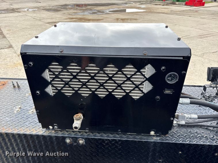 image for item FK1408 2019 Chevrolet Silverado Medium Duty utility / service truck