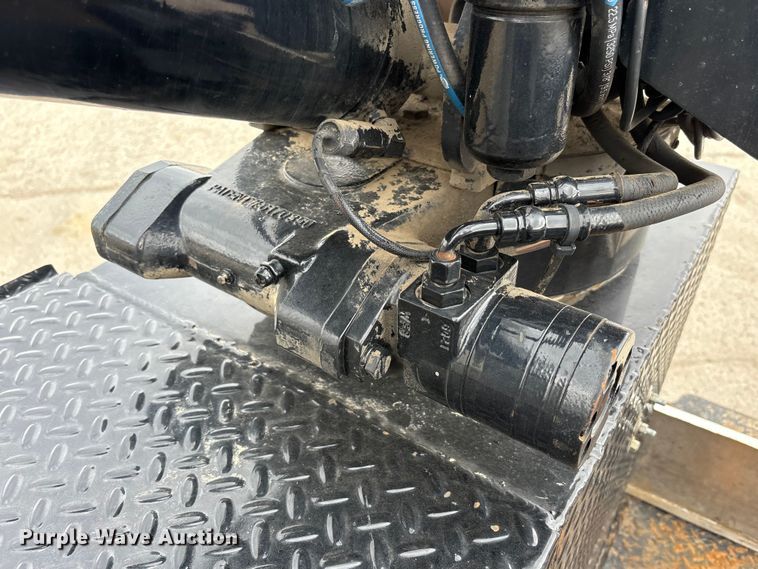 image for item FK1408 2019 Chevrolet Silverado Medium Duty utility / service truck