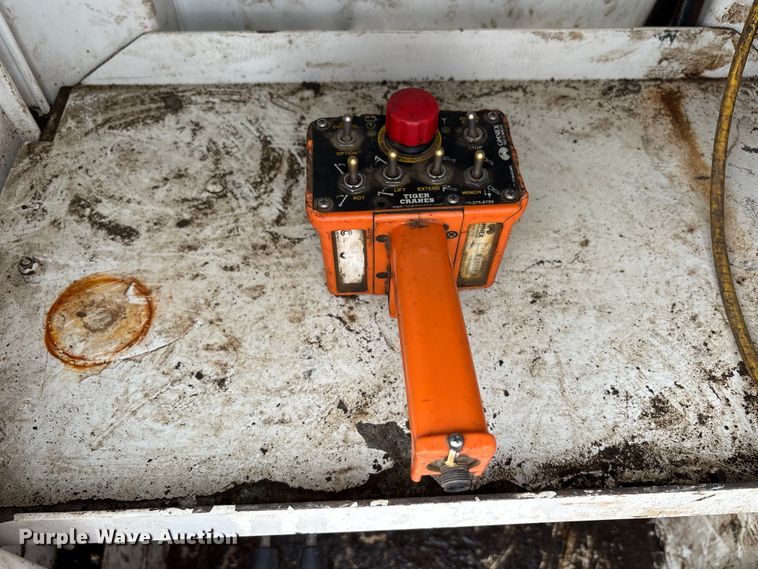 image for item FK1408 2019 Chevrolet Silverado Medium Duty utility / service truck