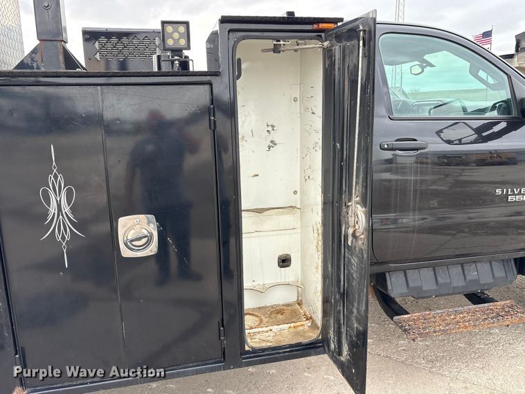 image for item FK1408 2019 Chevrolet Silverado Medium Duty utility / service truck