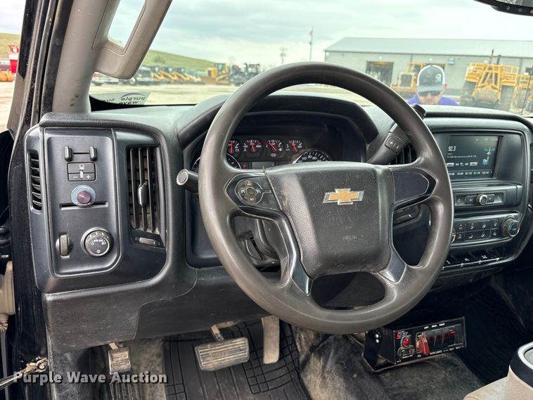 image for item FK1408 2019 Chevrolet Silverado Medium Duty utility / service truck