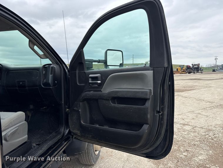 image for item FK1408 2019 Chevrolet Silverado Medium Duty utility / service truck