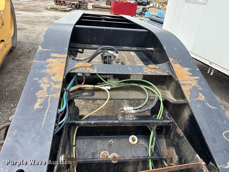 image for item FK1409 2014 Trail King Industries TK110HDG-533 lowboy equipment trailer