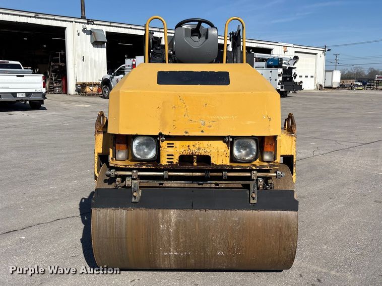 image for item FK1411 2008 Caterpillar CB24 double drum roller