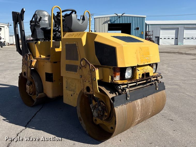 image for item FK1411 2008 Caterpillar CB24 double drum roller