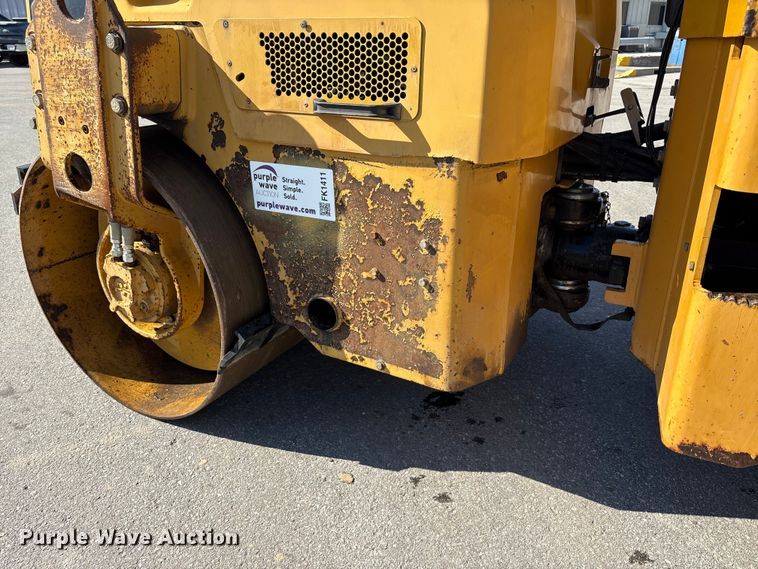 image for item FK1411 2008 Caterpillar CB24 double drum roller