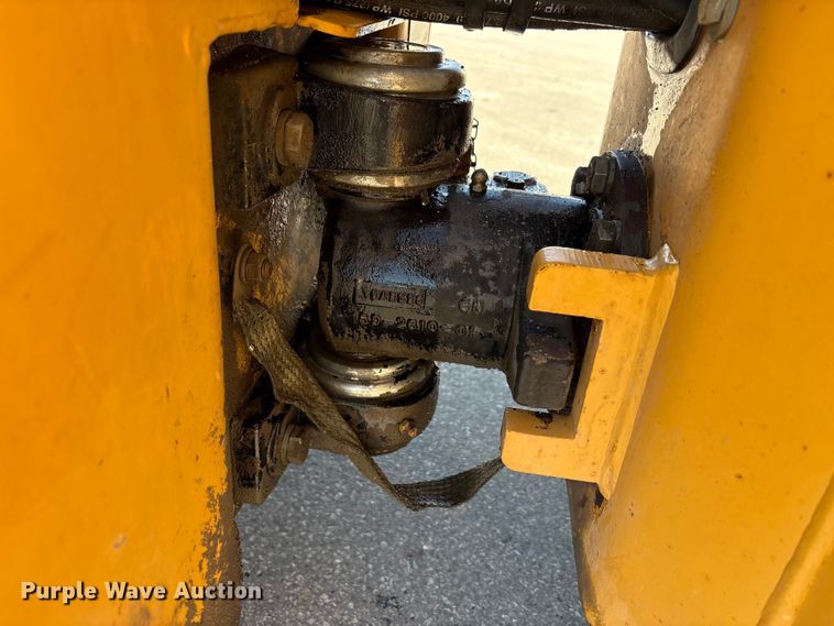 image for item FK1411 2008 Caterpillar CB24 double drum roller