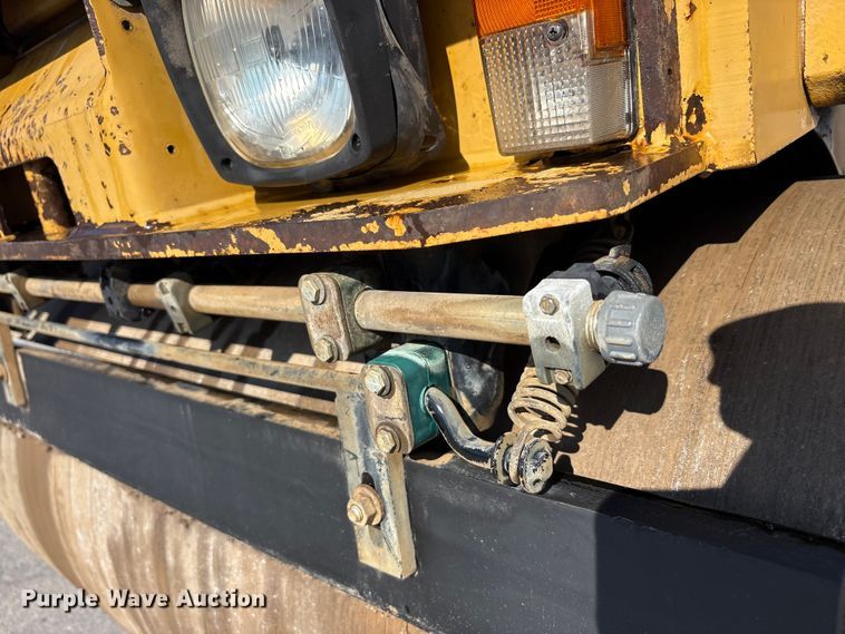 image for item FK1411 2008 Caterpillar CB24 double drum roller