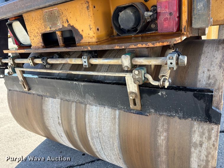image for item FK1411 2008 Caterpillar CB24 double drum roller