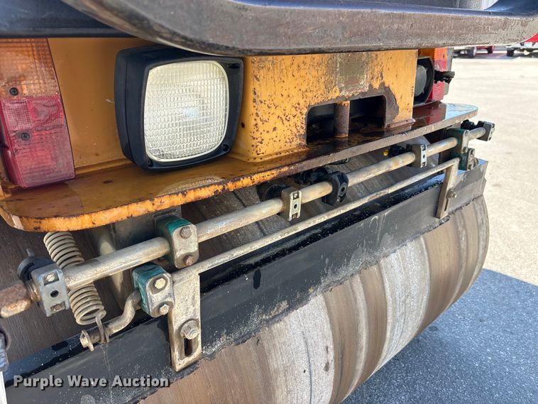 image for item FK1411 2008 Caterpillar CB24 double drum roller