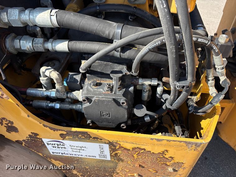 image for item FK1411 2008 Caterpillar CB24 double drum roller
