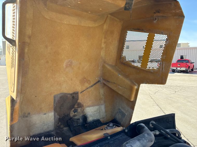 image for item FK1411 2008 Caterpillar CB24 double drum roller