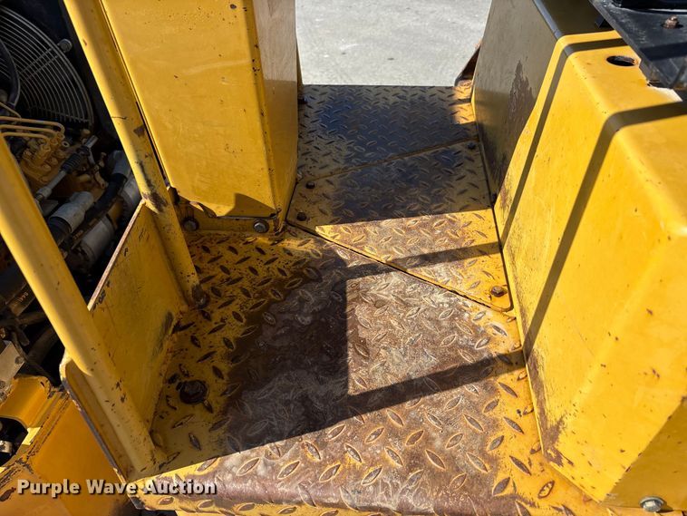 image for item FK1411 2008 Caterpillar CB24 double drum roller