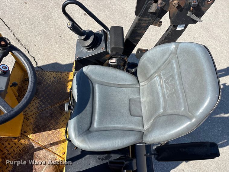 image for item FK1411 2008 Caterpillar CB24 double drum roller