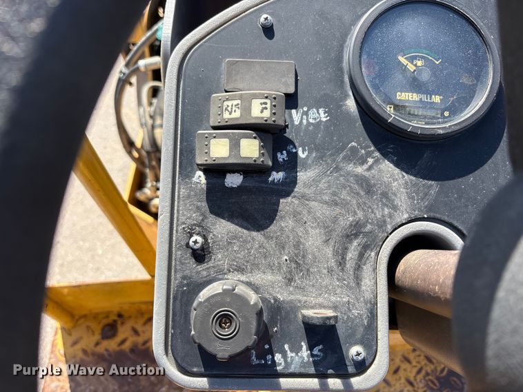 image for item FK1411 2008 Caterpillar CB24 double drum roller