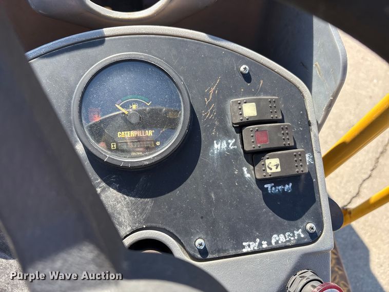 image for item FK1411 2008 Caterpillar CB24 double drum roller