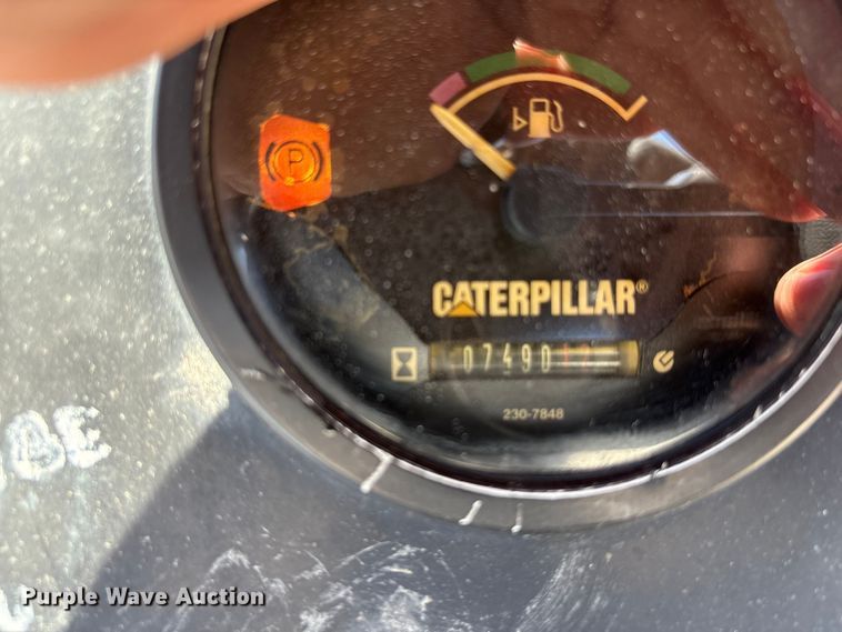 image for item FK1411 2008 Caterpillar CB24 double drum roller