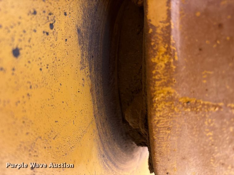 image for item FK1411 2008 Caterpillar CB24 double drum roller