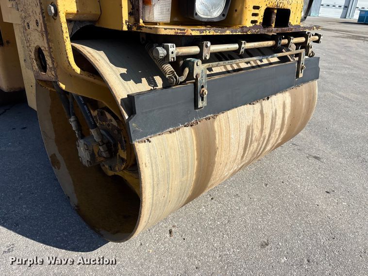 image for item FK1411 2008 Caterpillar CB24 double drum roller