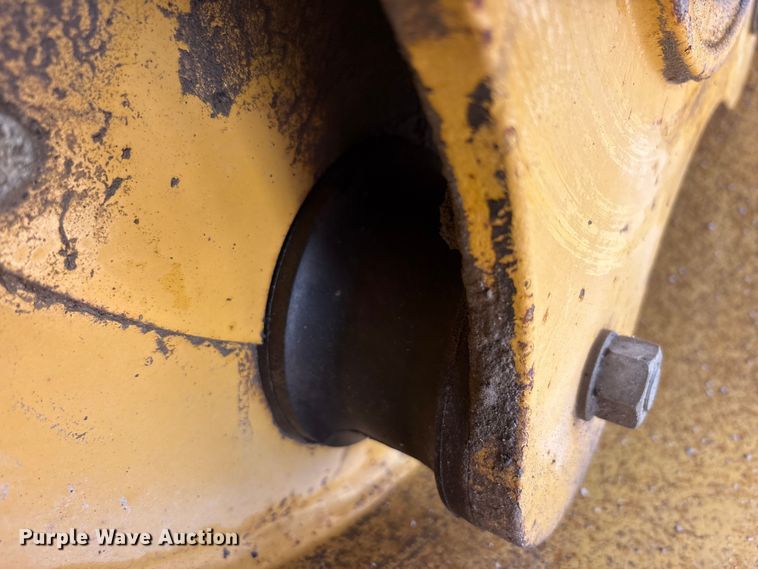 image for item FK1411 2008 Caterpillar CB24 double drum roller